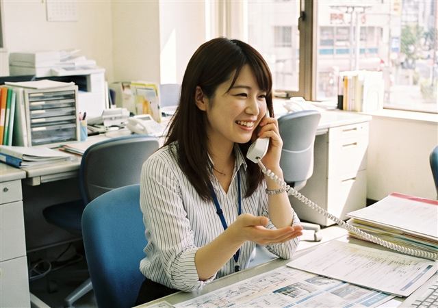 お問い合わせ対応の様子